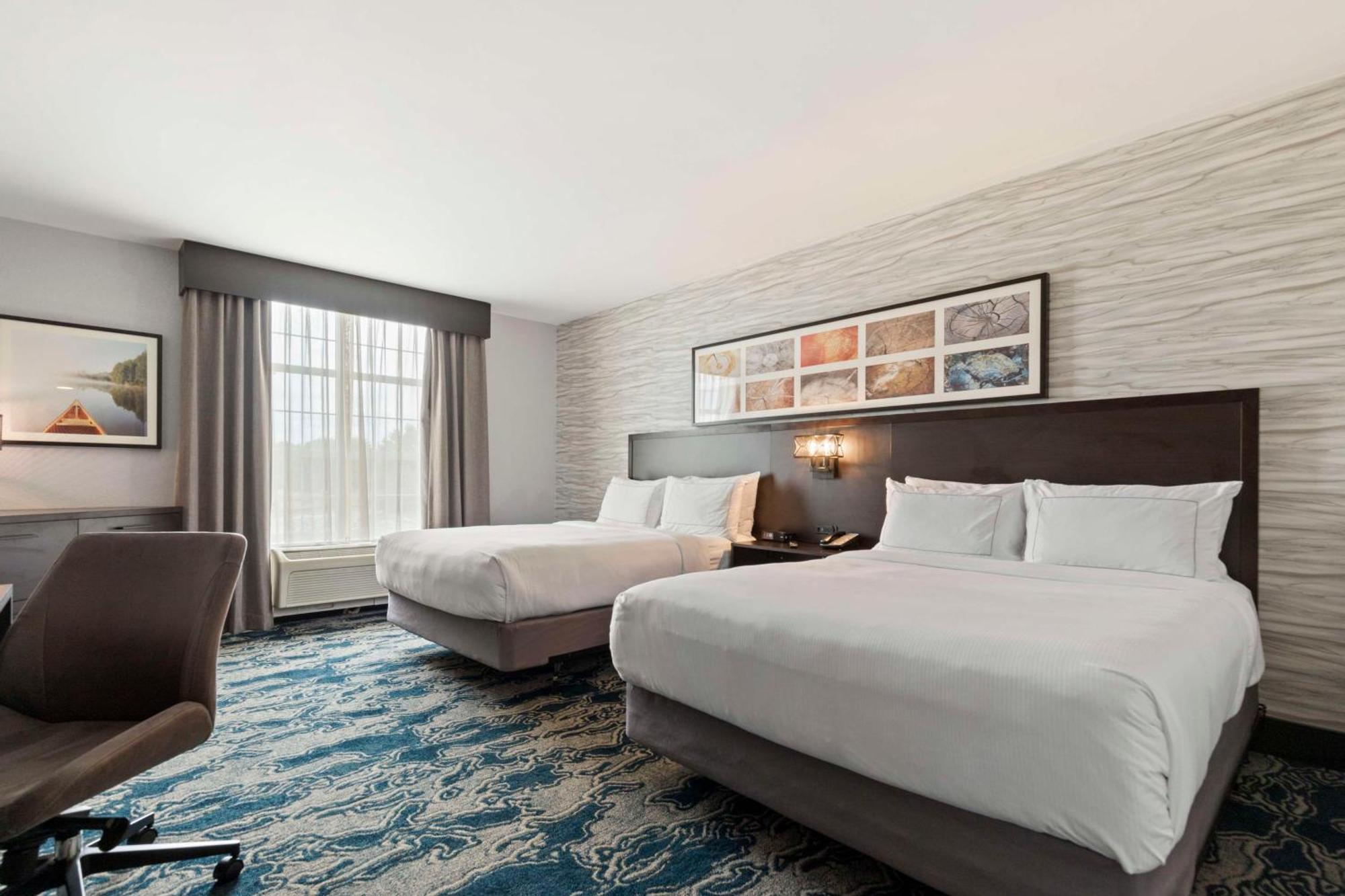 Doubletree By Hilton Front Royal Blue Ridge Shadows Hotel Bagian luar foto