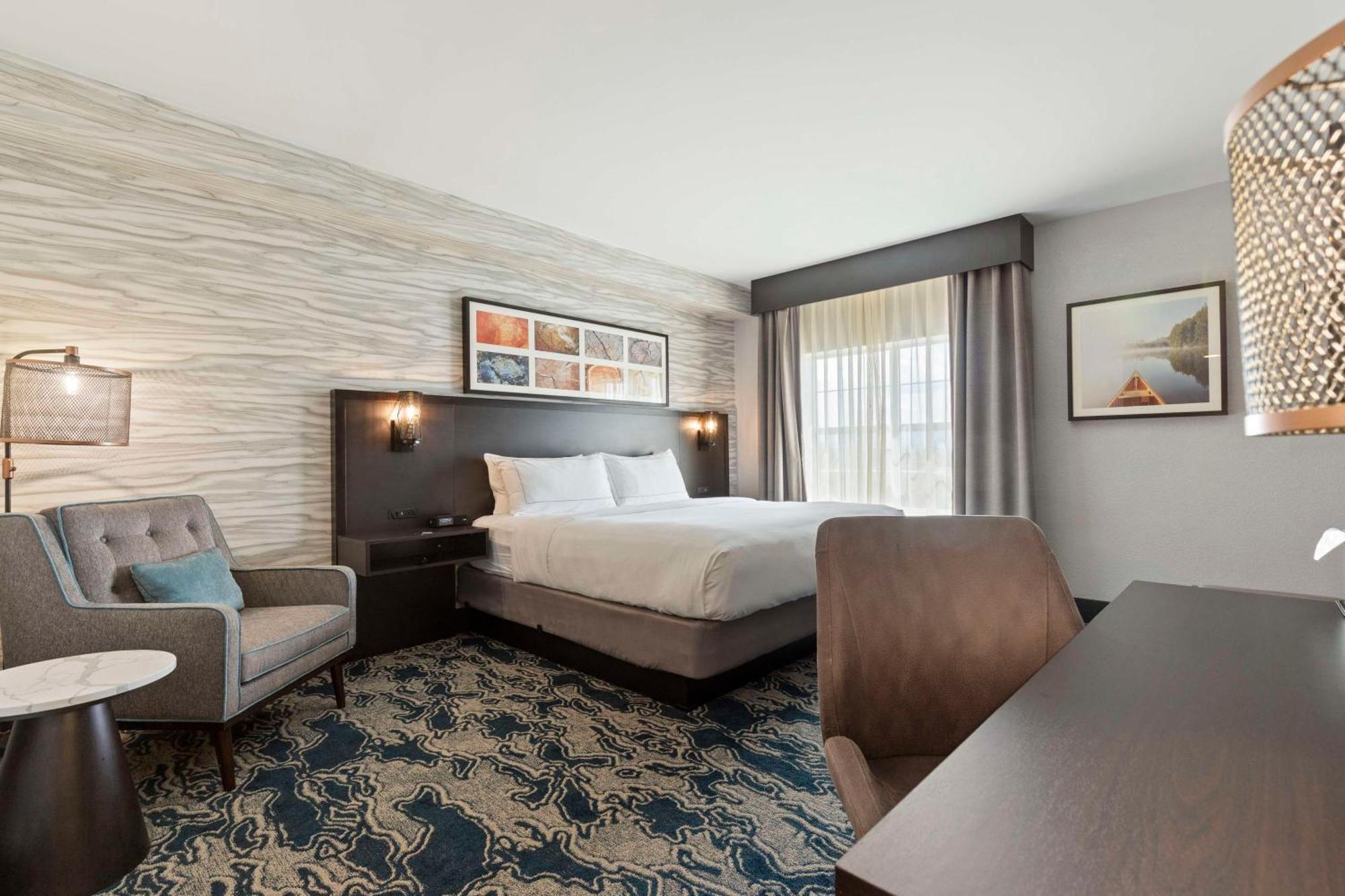 Doubletree By Hilton Front Royal Blue Ridge Shadows Hotel Bagian luar foto