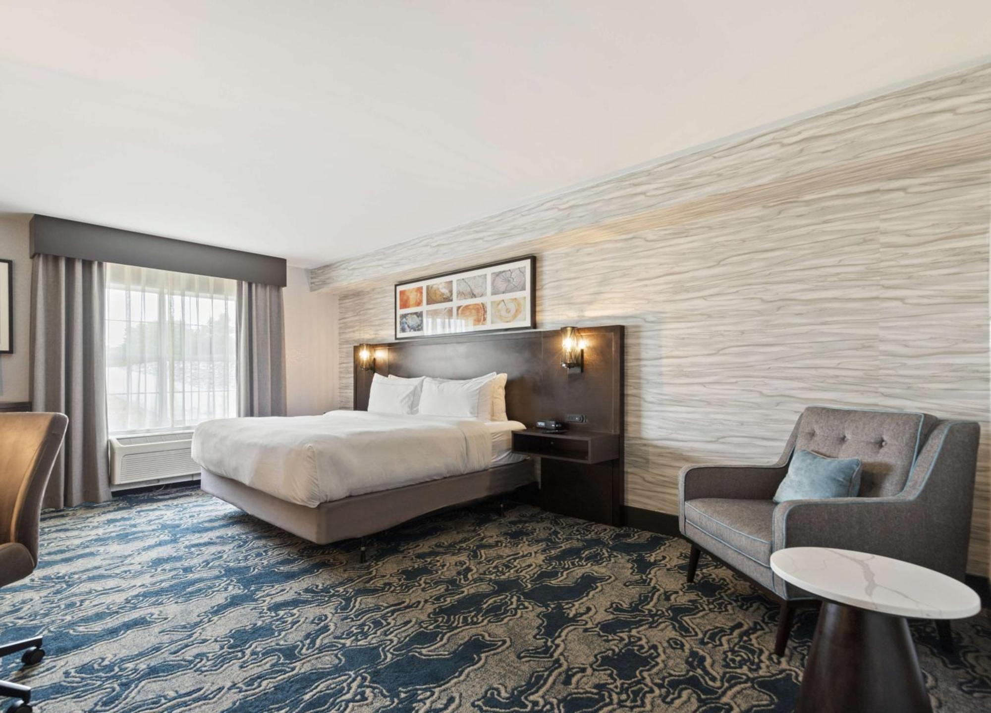 Doubletree By Hilton Front Royal Blue Ridge Shadows Hotel Bagian luar foto