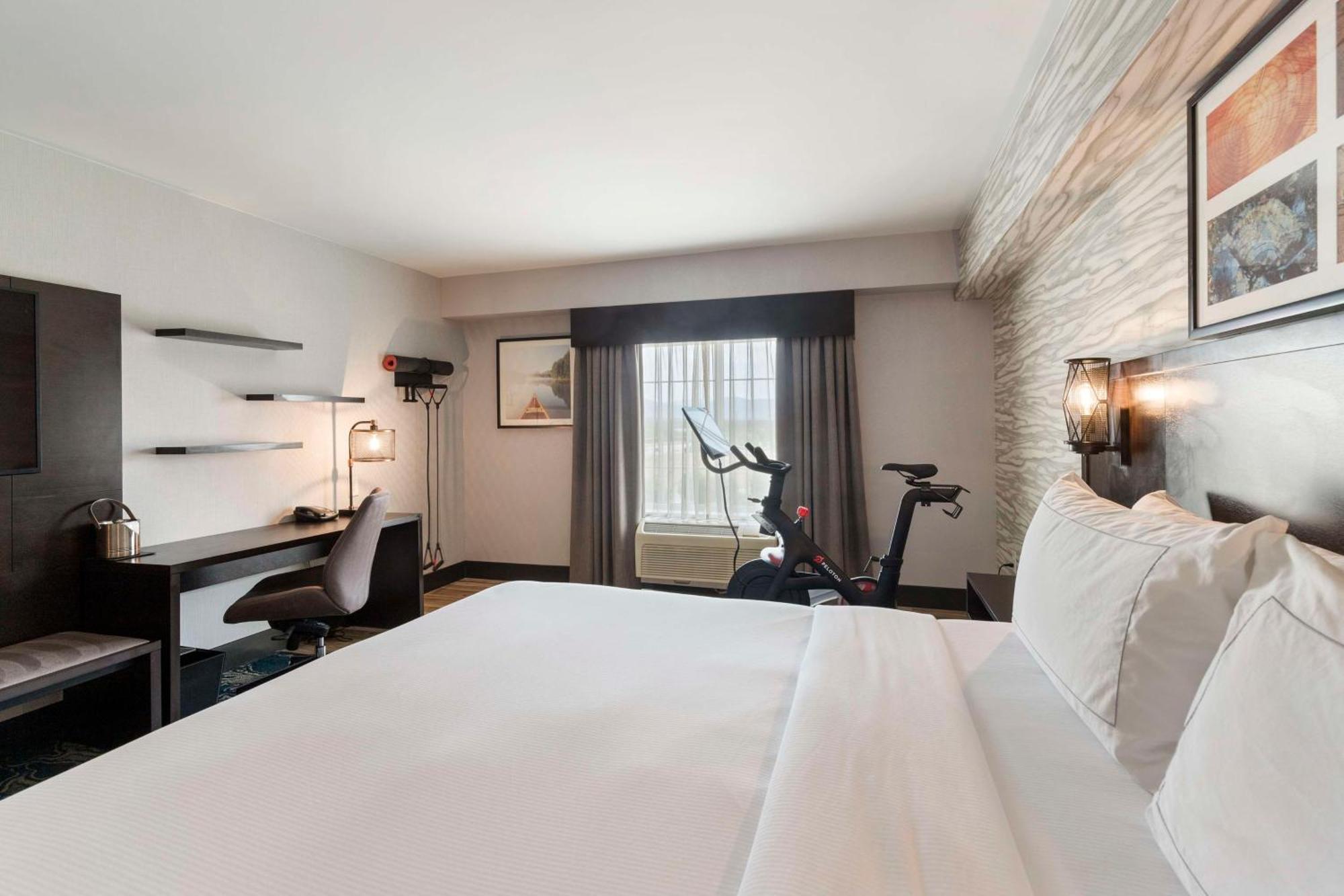 Doubletree By Hilton Front Royal Blue Ridge Shadows Hotel Bagian luar foto